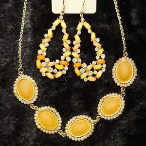 Yellow Pavé Teardrop Earrings and 16" + 3" Peachy Oval Pendant Necklace Set
